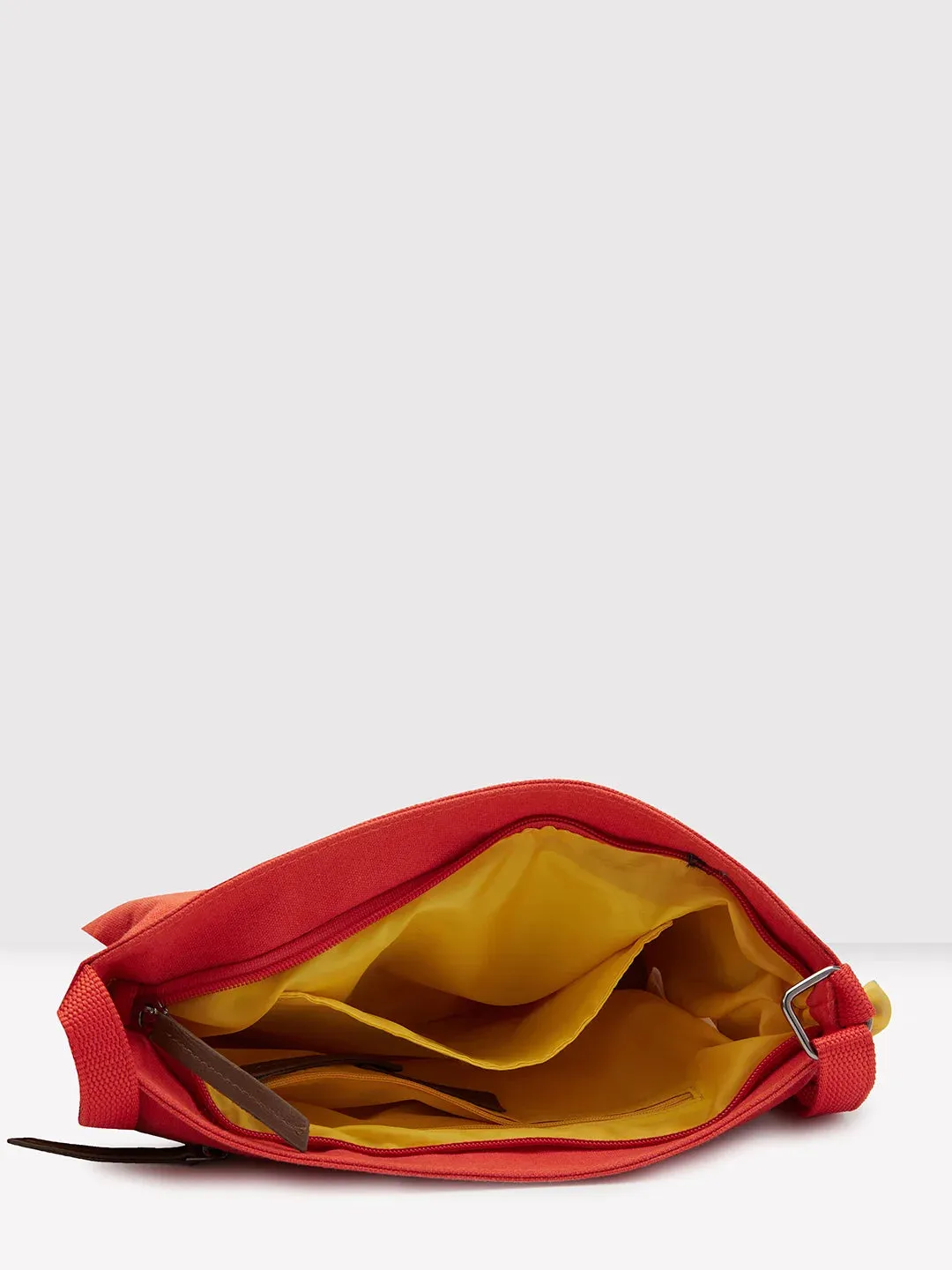 Caprese Oakley Large Sling Red