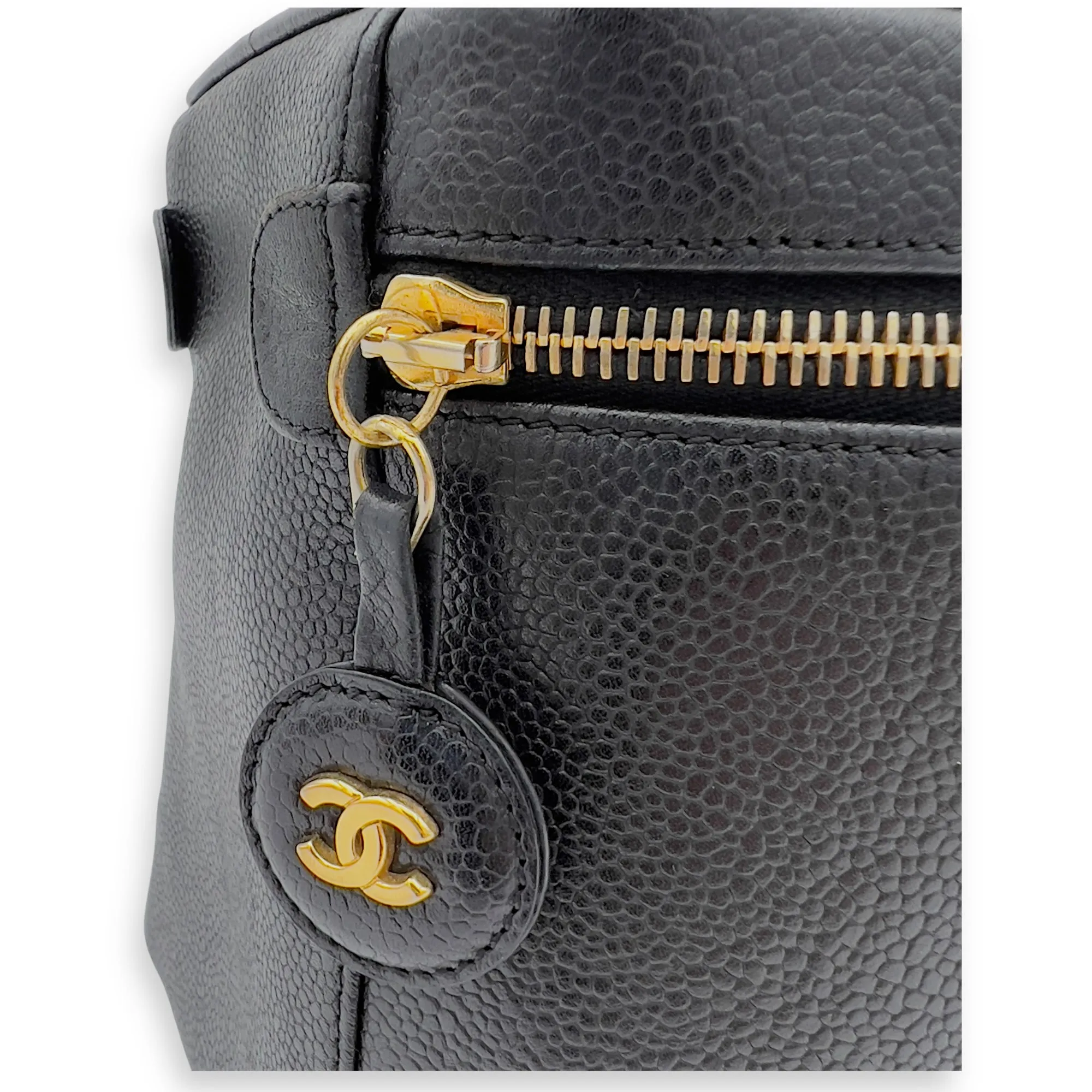 Vintage Bucket Bag Small Black in Caviar Leather, Gold hardware